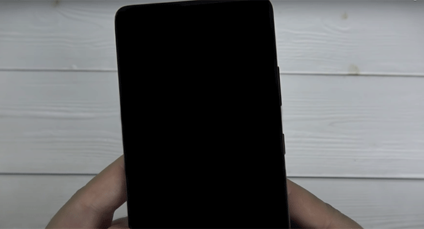 У моего мобильного телефона Samsung черный экран: что делать, чтобы устранить эту ошибку
